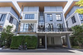5 Bedroom House for rent in Bang Na, Bangkok