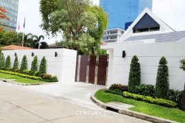 8 Bedroom House for rent in Thung Maha Mek, Bangkok