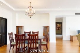 3 Bedroom Condo for Sale or Rent in The Cadogan Private Residence, Khlong Tan, Bangkok