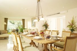 3 Bedroom Serviced Apartment for rent in Baan Pipat, Silom, Bangkok near BTS Chong Nonsi