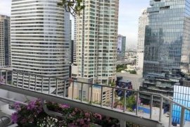 3 Bedroom Apartment for rent in Trinity Complex, Silom, Bangkok near BTS Chong Nonsi