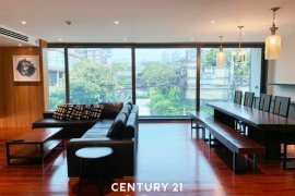 3 Bedroom Condo for rent in Khlong Tan Nuea, Bangkok
