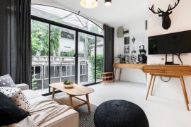 4 Bedroom Townhouse for rent in Phra Khanong, Bangkok near BTS Phrom Phong