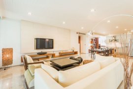 3 Bedroom Condo for Sale or Rent in Ficus Lane, Phra Khanong, Bangkok near BTS Phra Khanong