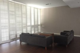 2 Bedroom Condo for rent in Domus 18, Khlong Toei, Bangkok near BTS Asoke