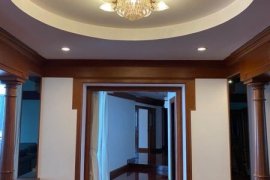 3 Bedroom Condo for rent in Raj Mansion, Khlong Toei, Bangkok near BTS Phrom Phong