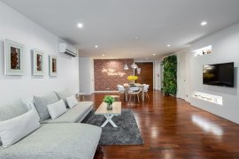 3 Bedroom Condo for rent in Benviar Tonson Residence, Lumpini, Bangkok near BTS Ratchadamri