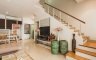 3 Bedroom House for rent in Hua Mak, Bangkok near Airport Rail Link Ban Thap Chang