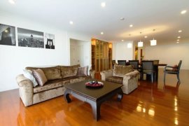 3 Bedroom Apartment for rent in Baan Sawasdee, Khlong Toei Nuea, Bangkok