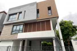 5 Bedroom House for Sale or Rent in Parc Priva, Huai Khwang, Bangkok