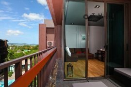 1 Bedroom Condo for sale in Rawai, Phuket
