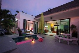 2 Bedroom Villa for sale in Rawai, Phuket