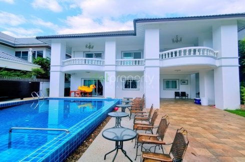 Luxury Bedrooms Pool Villa for Long Term Rent The Heart Pattaya